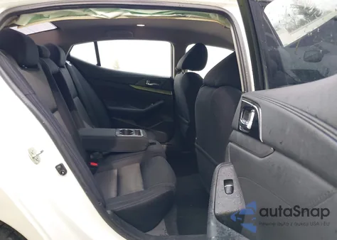 2017 Nissan Maxima 3.5 S z USA, uszkodzony, nr VIN 1N4AA6APXHC398544